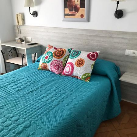 Hostal Argentina กาเซเรส ภายนอก รูปภาพ