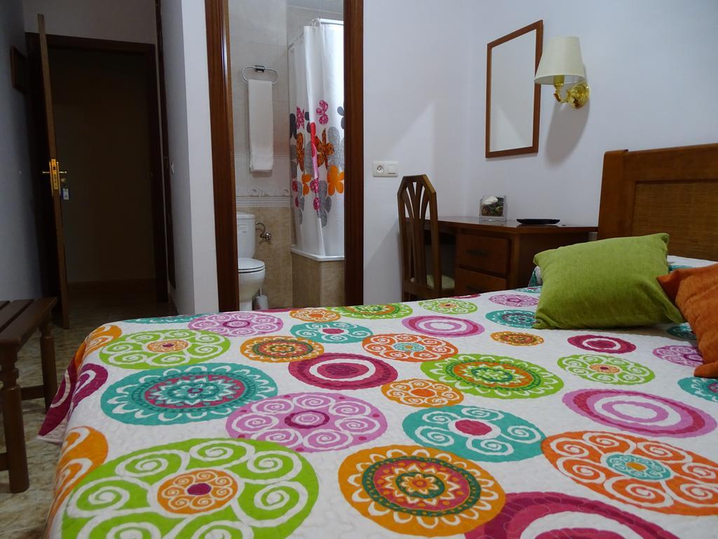 Hostal Argentina กาเซเรส ภายนอก รูปภาพ