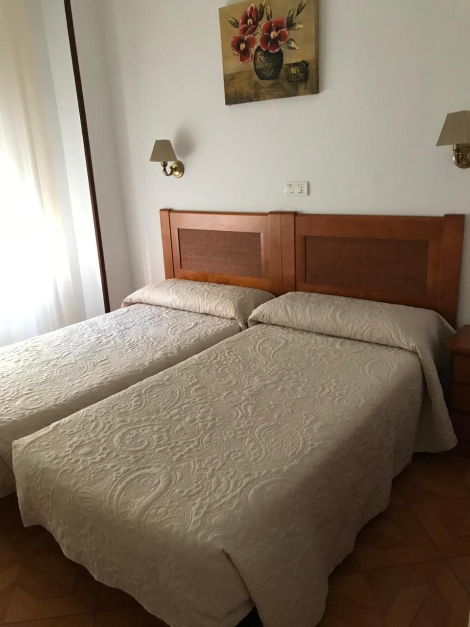 Hostal Argentina กาเซเรส ภายนอก รูปภาพ