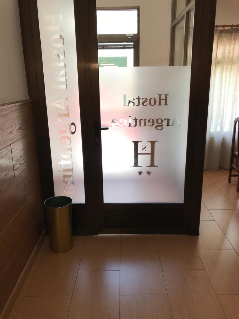 Hostal Argentina กาเซเรส ภายนอก รูปภาพ
